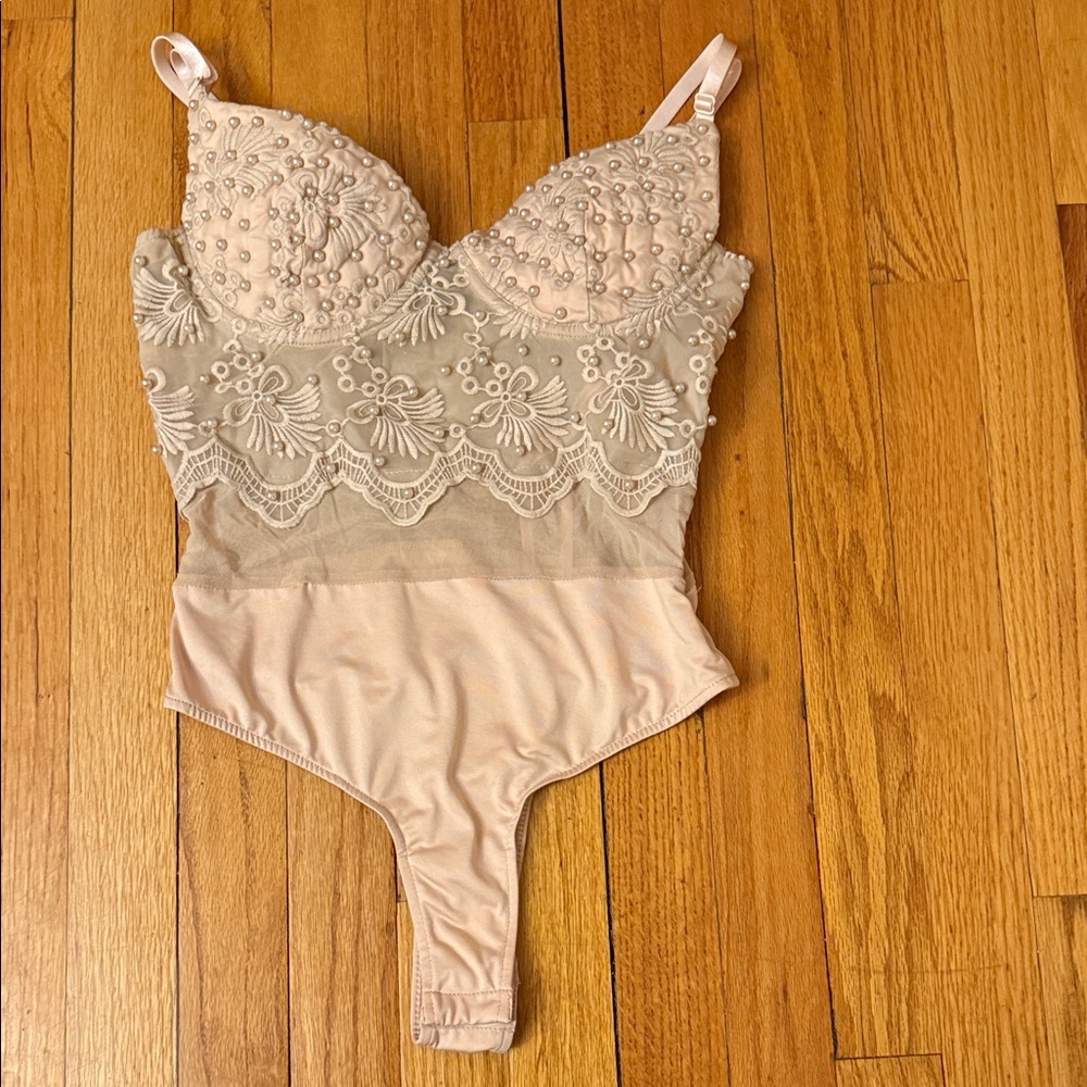 Windsor Nude Lace Pearl Bodysuit
